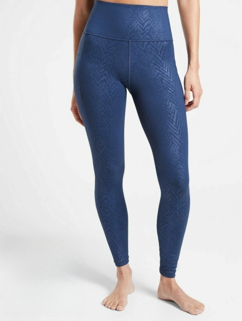 Athleta Salutation Stash Pocket II 7/8 Tight